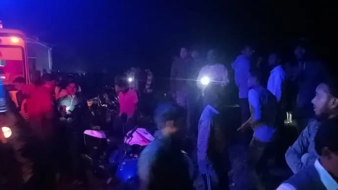 Train runs over 2 people walking on track in Jharkhand's Jamtara