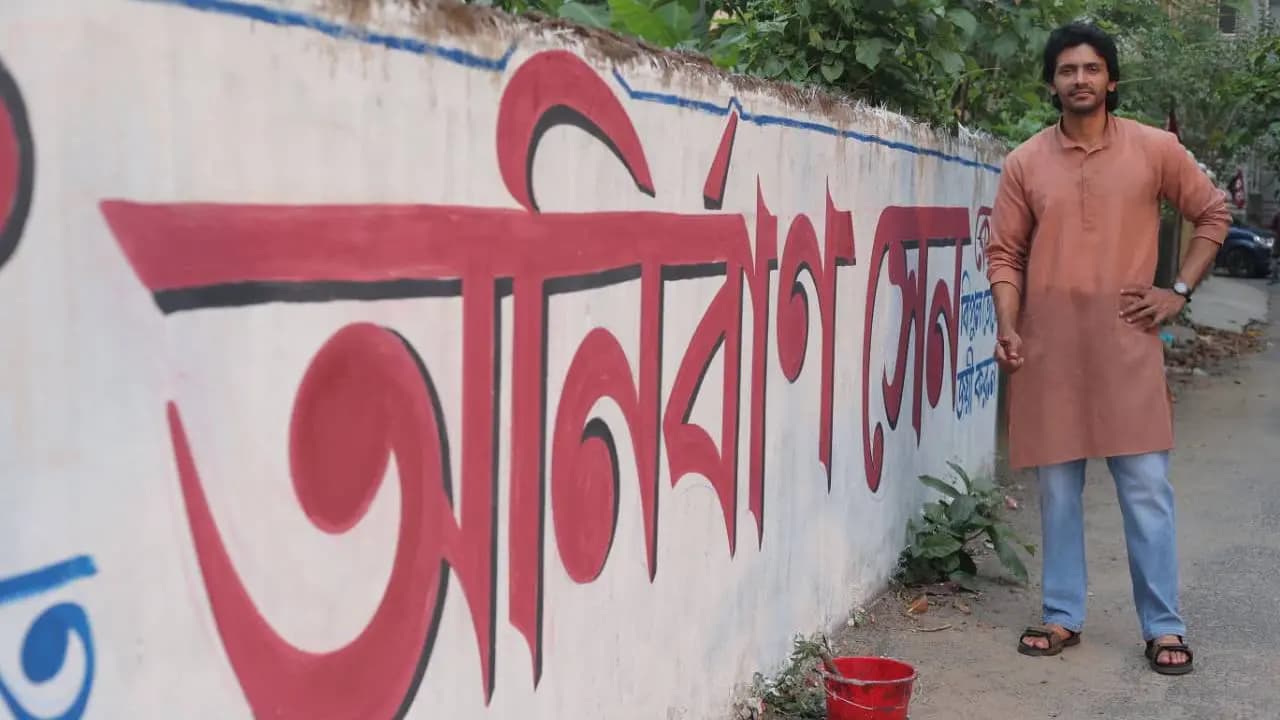 Bengali actor Arjun Chakrabarty Spotted Writing Poll Graffitis before West Bengal Elections 2026