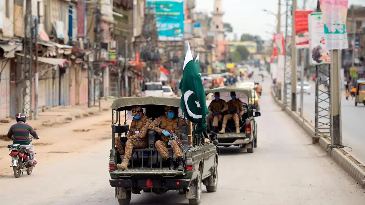 Pakistan announces energy lockdown amidst fuel crisis due to war