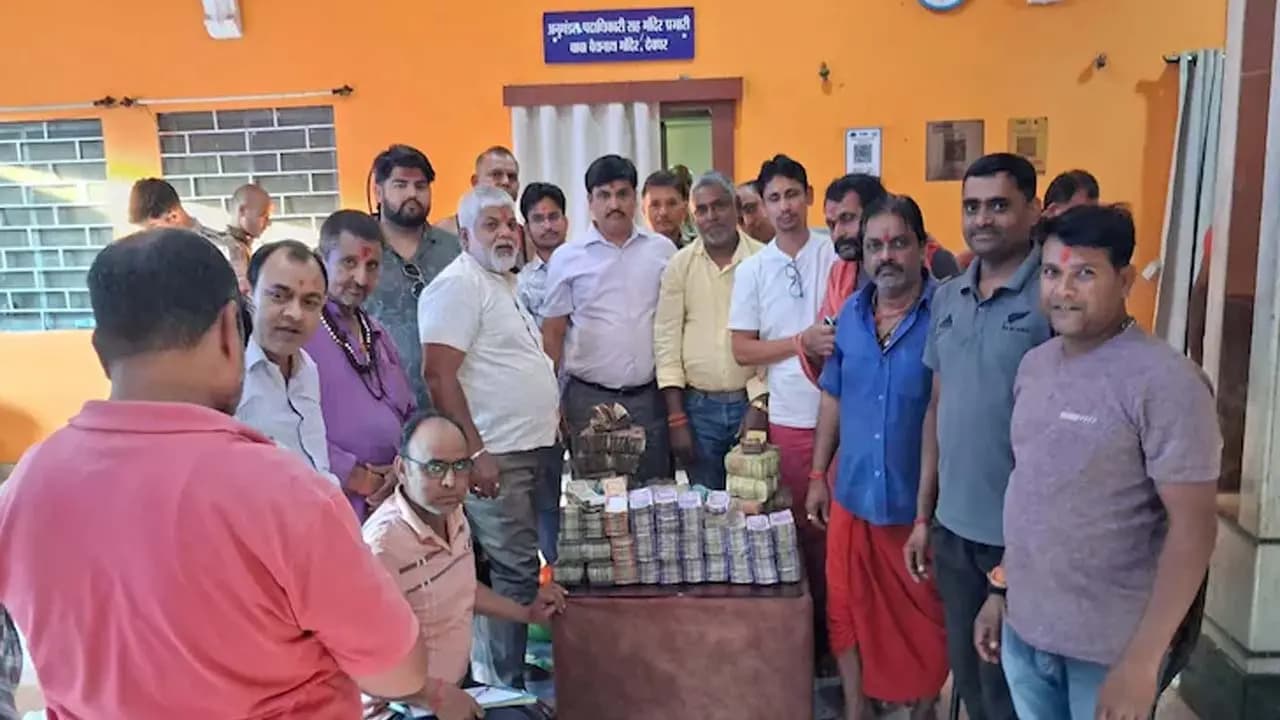 Pak rupees USD Nepali currency Inside Jharkhand Baba Baidyanath temples donation box