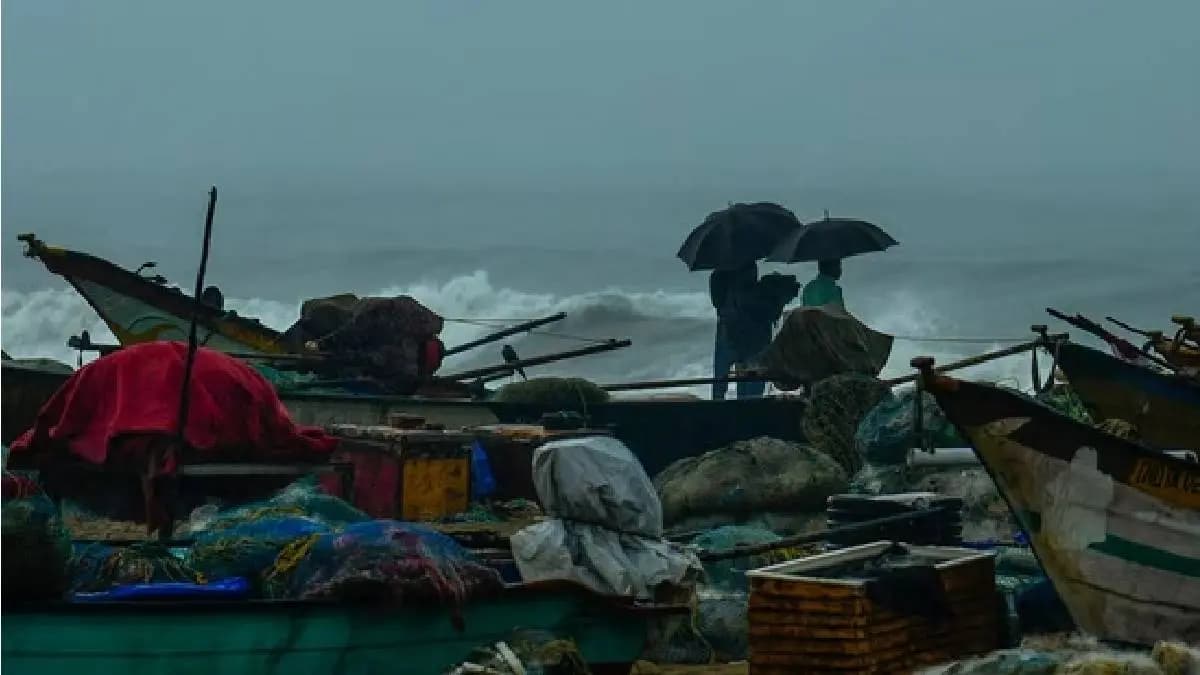 শনিবার বিকেলেই ফেনগালের ল্যান্ডফল, ক্ষয়ক্ষতি এড়াতে একাধিক পদক্ষেপ তামিলনাড়ু সরকারের 