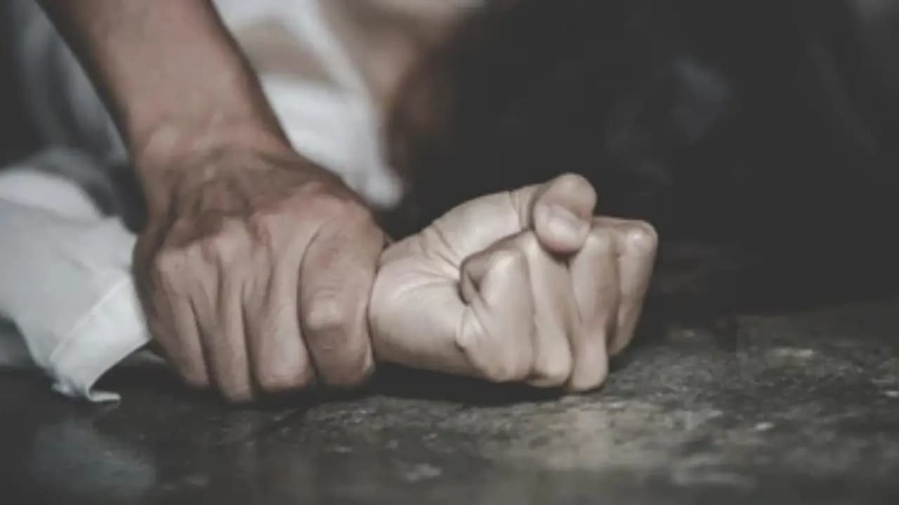 Fake godman molests woman now absconding