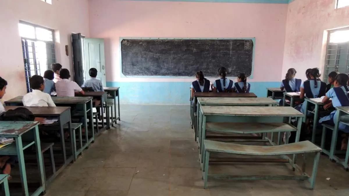 Student enrollment dropped in india congress raises question