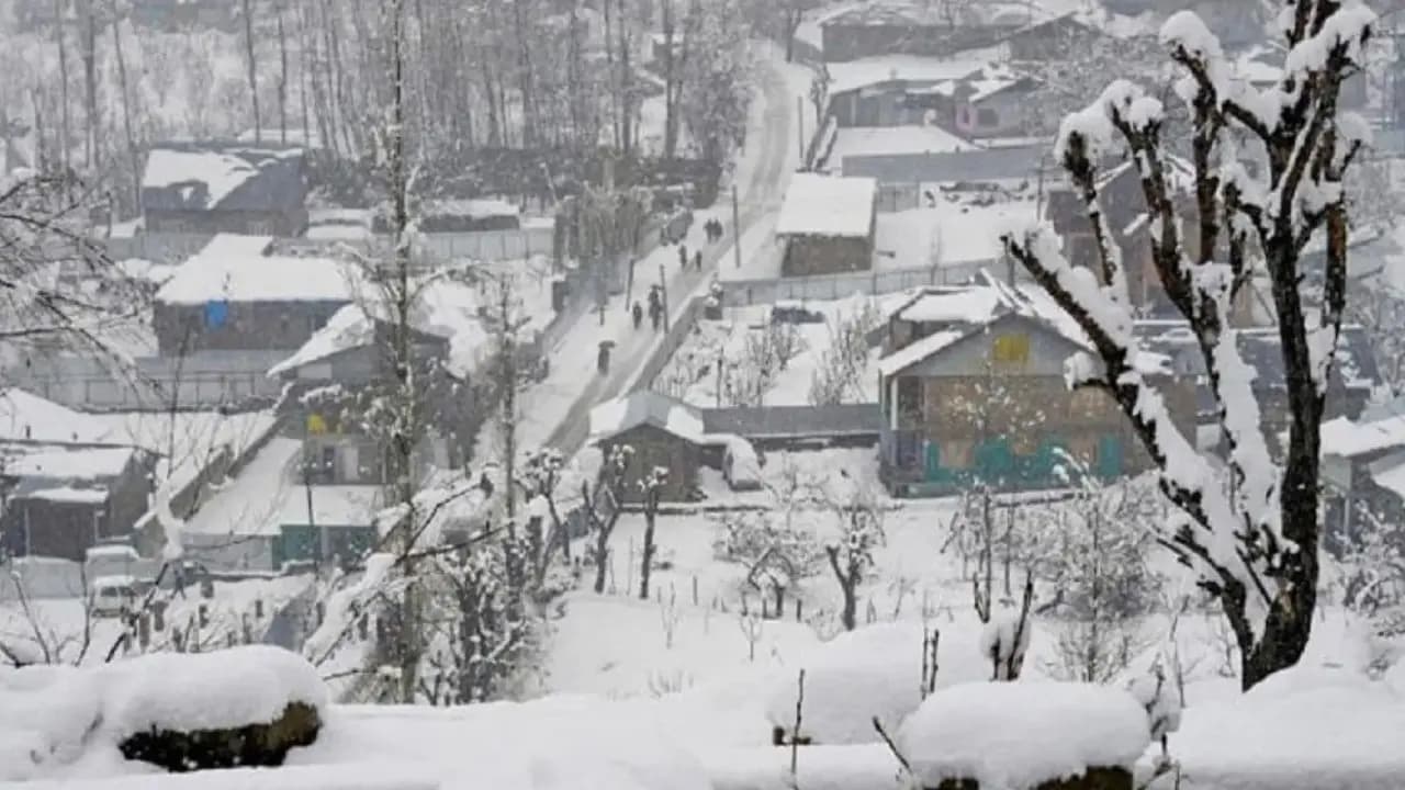 Temperature plunged to minus six degrees in Srinagar