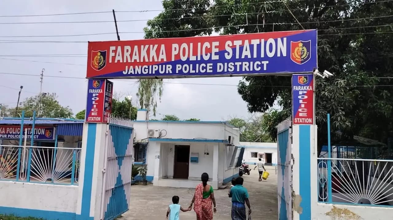Girl's body found at neighbour's house in murshidabad gnr