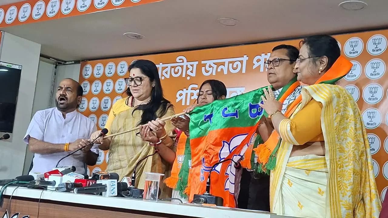 Kamduni protester Tumpa Koyal joins BJP