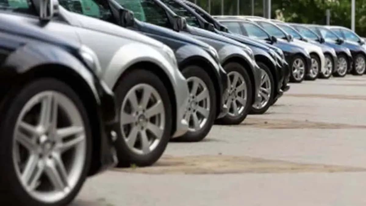 Record car sales on first day of Navratri due to GST cut
