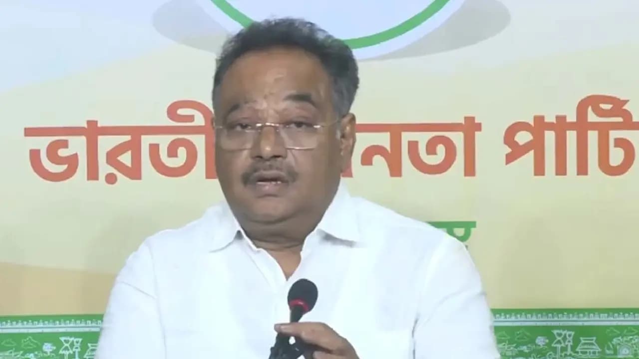 For lack of the necessary steps of the state government disbursement of money for 100 days work was not done alleged BJP