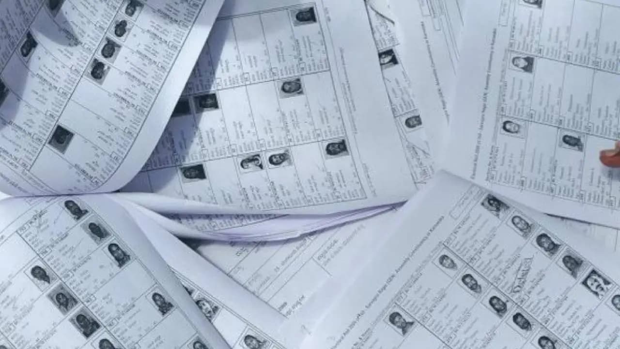 Supreme Court Questions West Bengal SIR Progress Deadline Set for April 6 Says ECI 