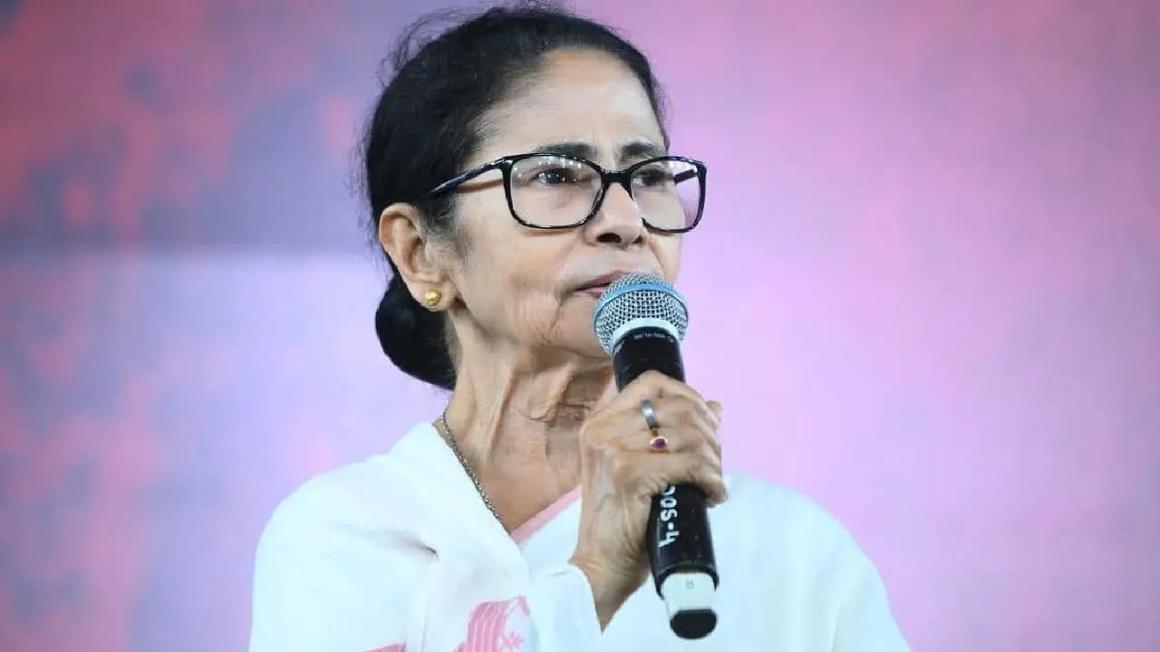 Sources says Mamata Banerjees helicopter fails to land due to bad weather