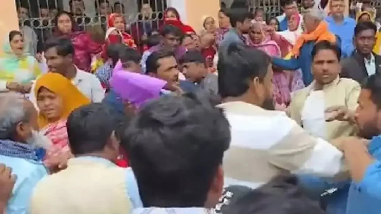 Judicial Officials Rescued After 8 Hour In malda protest 