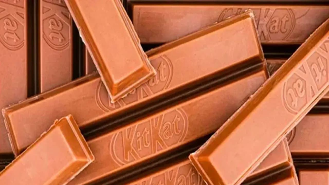 4 lakh choolates stolen, internet takes a break to post memes 