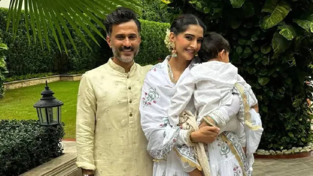 Sonam Kapoor baby photo