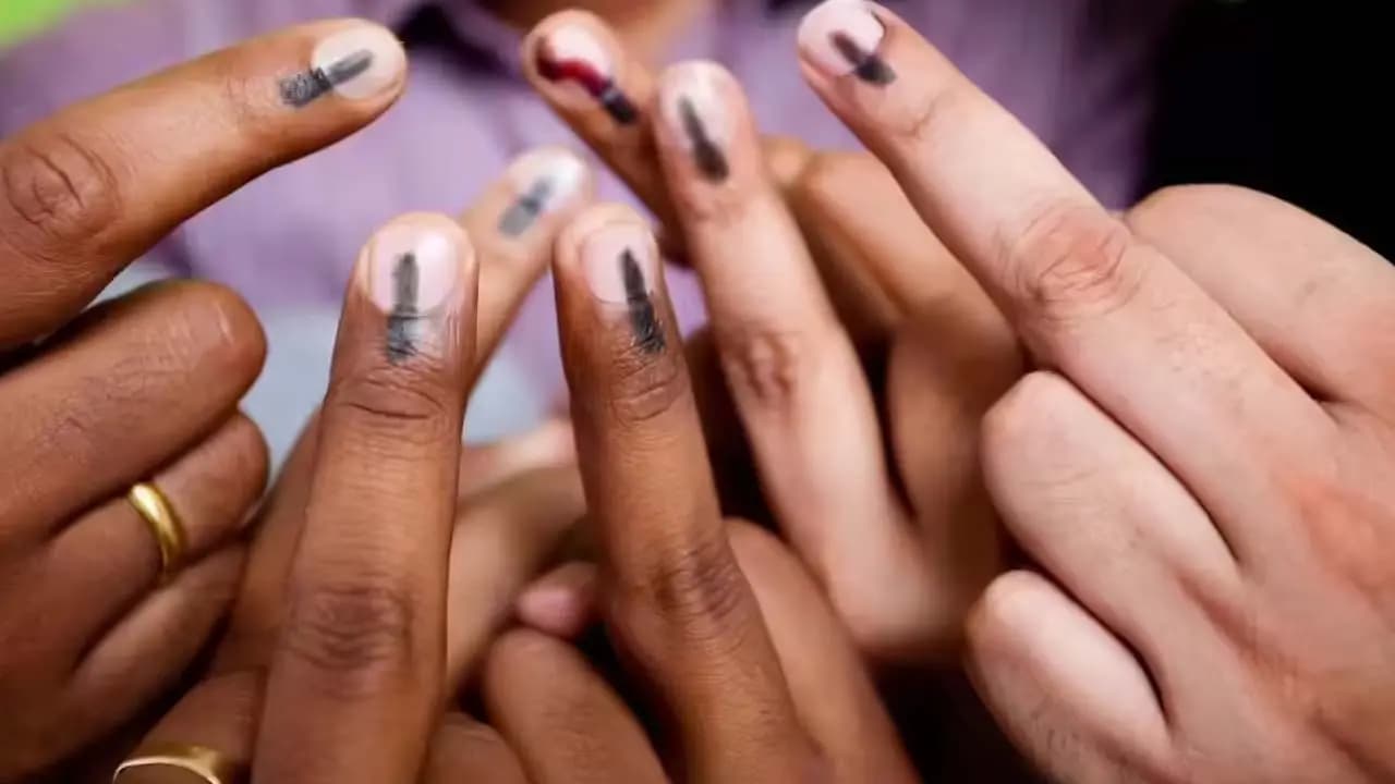 Free travel to polling stations refreshments discounts at coffee houses Election Commission launches a special initiative for new voters in Kerala