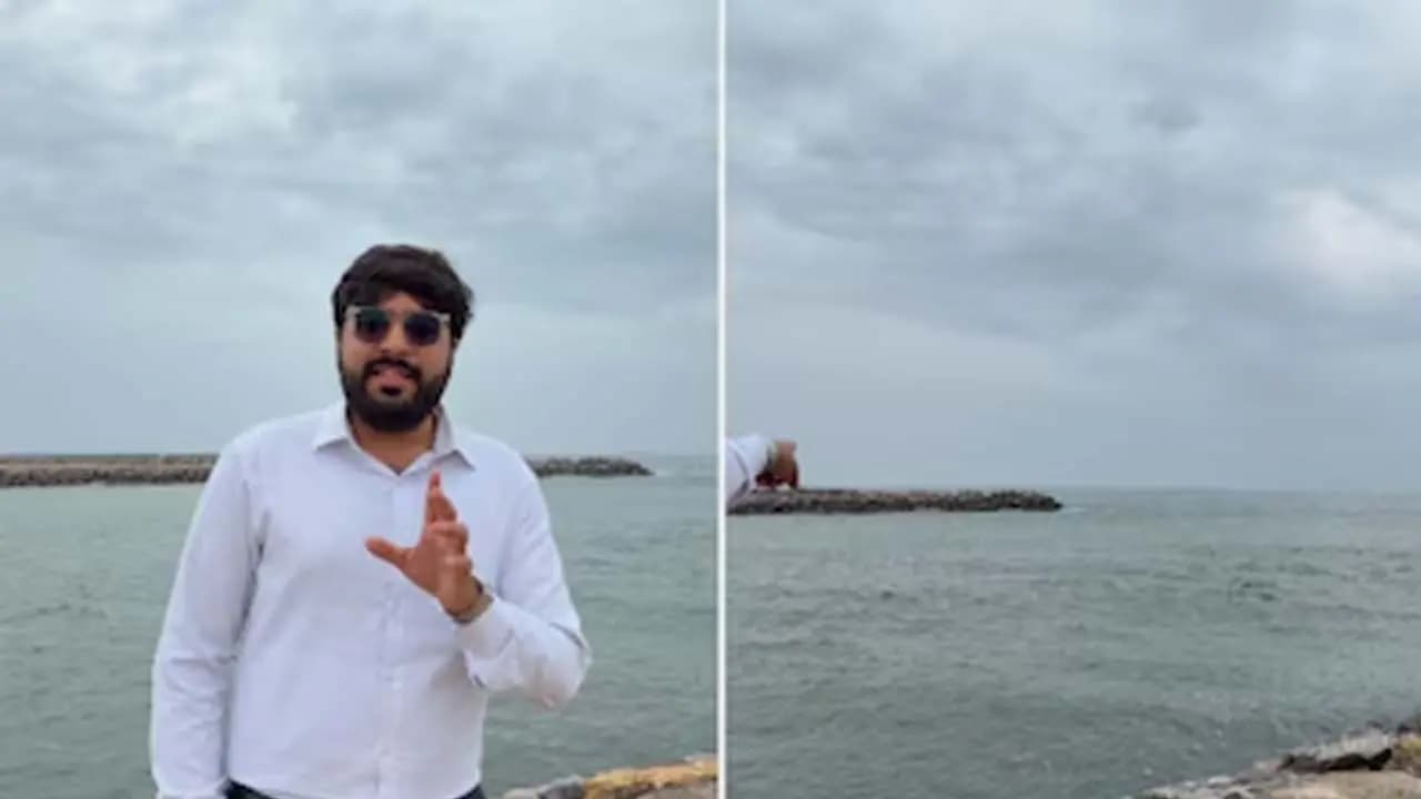 Dubai Realtor Offers People To Villa With Views Of Strait Of Hormuz