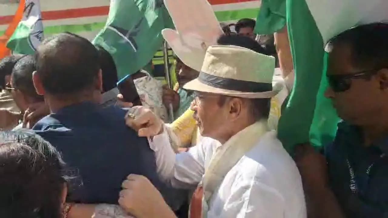 Go Back Slogan, Protests Against Adhir Chowdhury in Berhampore On Sunday 