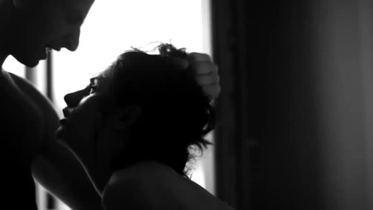 wife takes husbands life by applying poison on her private part