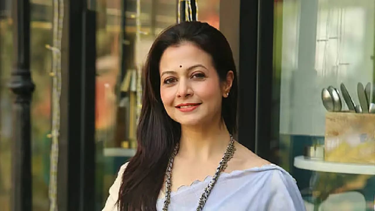 Koel Mallick Takes Oath in Bengali as Rajya Sabha MP: Actress Begins New Political Journey