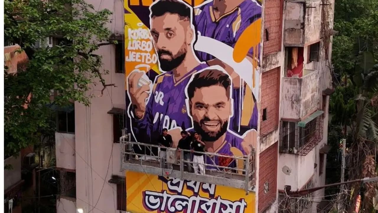 Kolkata Knight Riders unveiled a unique fan mural on Rashbehari Avenue in South Kolkata