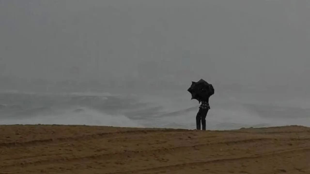 Heavy rain and thunder storm alert in bengal