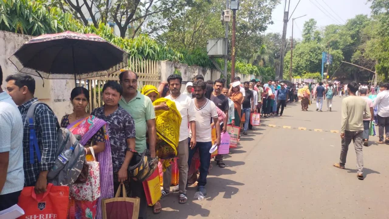 SIR Tribunal: people queueing up to file petition to enrol their name on the voter list