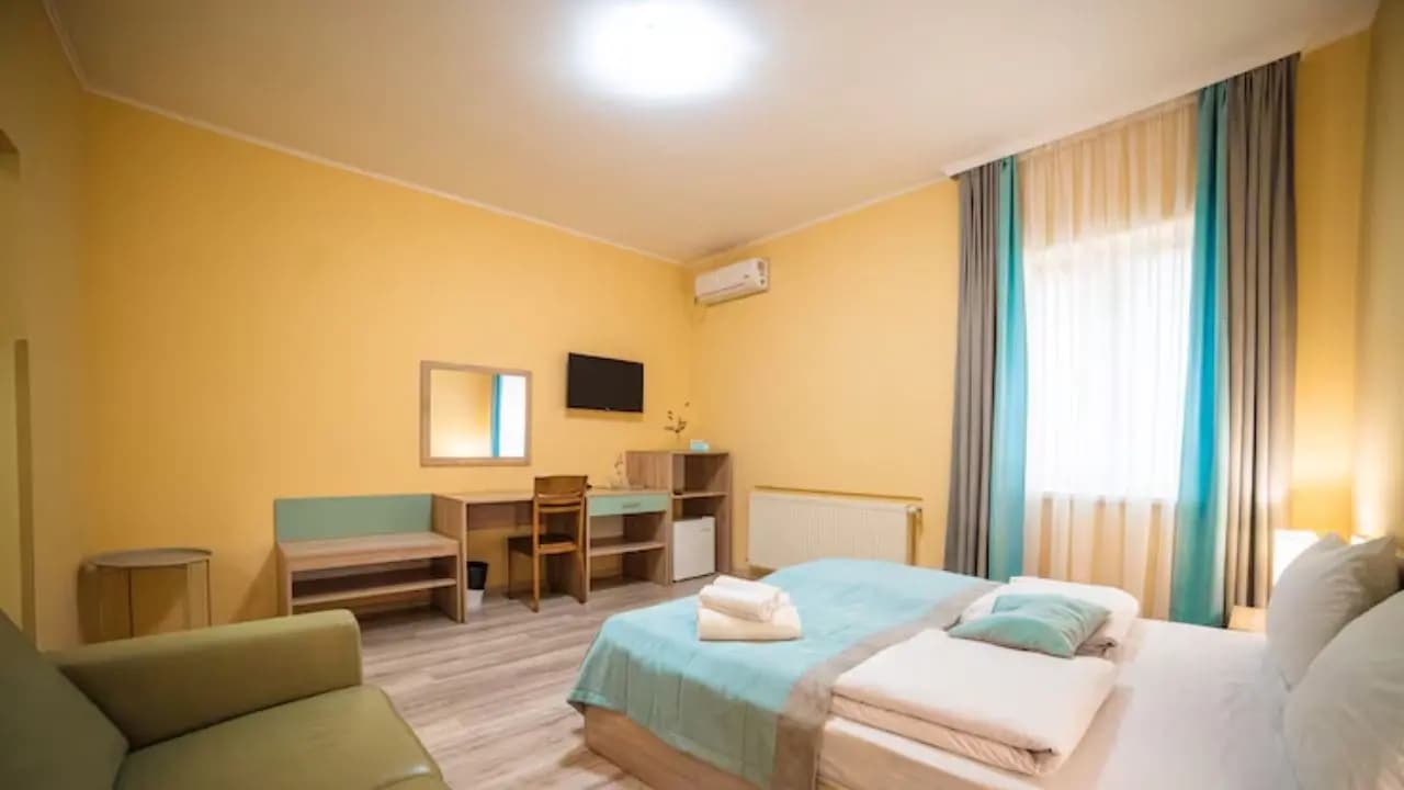 monthly Rent Rs 30,000 Rent Fails To Offer Basic Amenities! Suffering in rented houses in Bengaluru