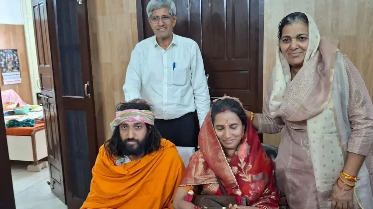 Kumbhmela iit baba ties knot with his lover sparks debate in social media