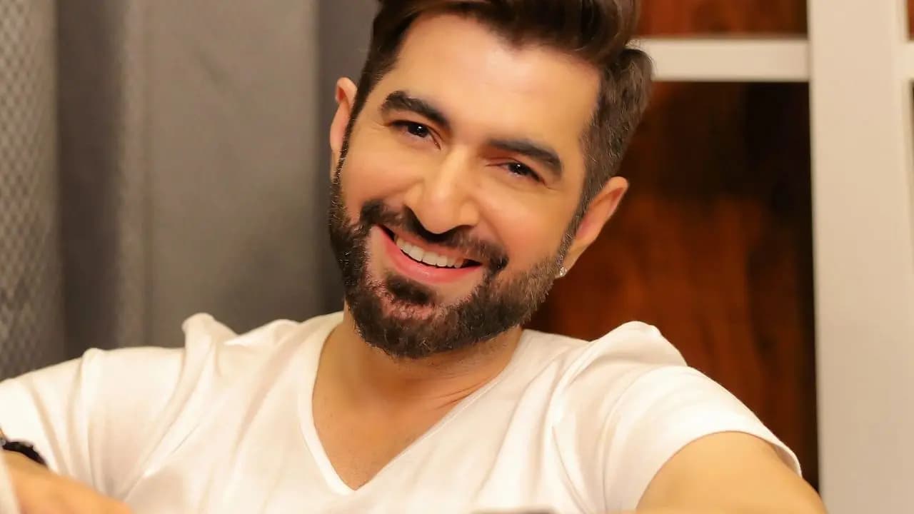 Does Jeet support any political party? Tollywood star breaks silence