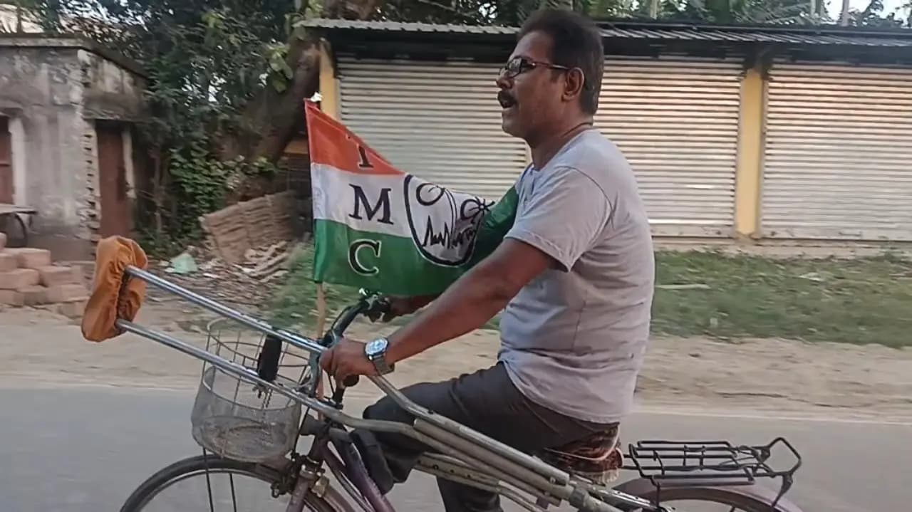 This die-hard TMC supporter participated in the election campaign with one leg only