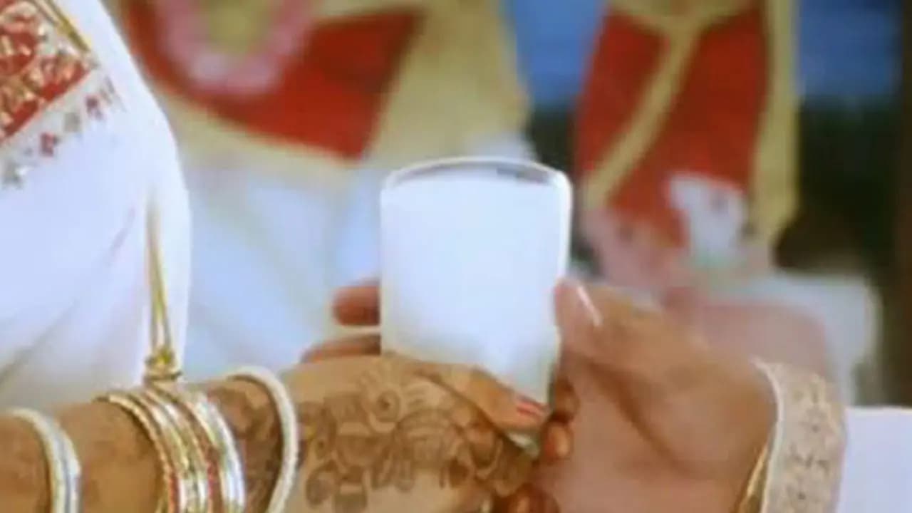 Bride demands dowry from groom before having intimacy in UP