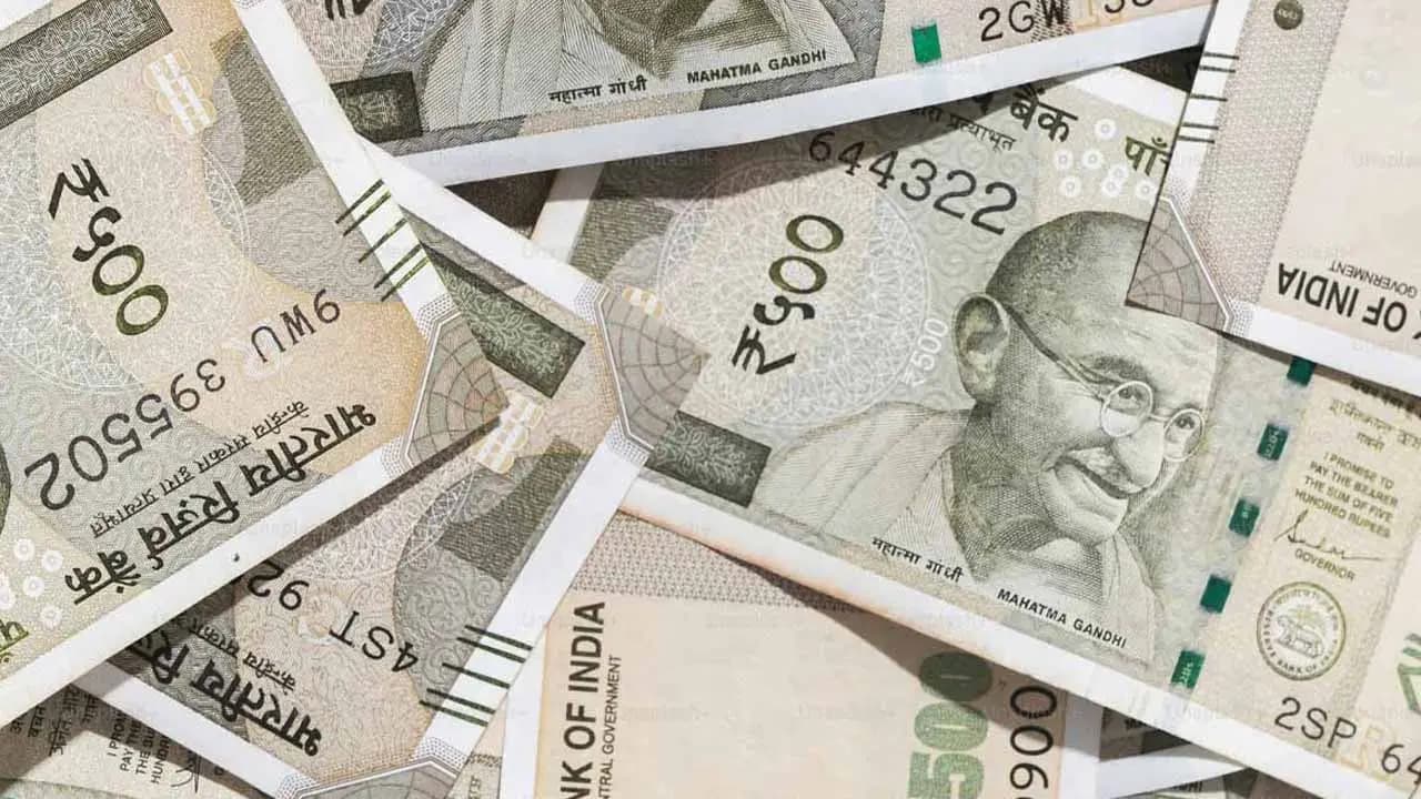 How does 8th Pay Commission aim to align government salaries with private sector