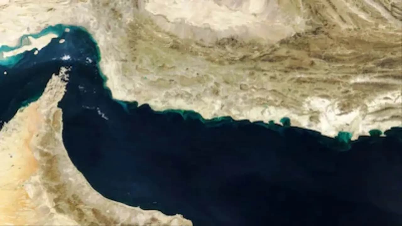 Iran Israel Conflict: Sanctioned Supertanker Crosses Hormuz Strait Without Disturbance Despite US Blockade Claims Iran