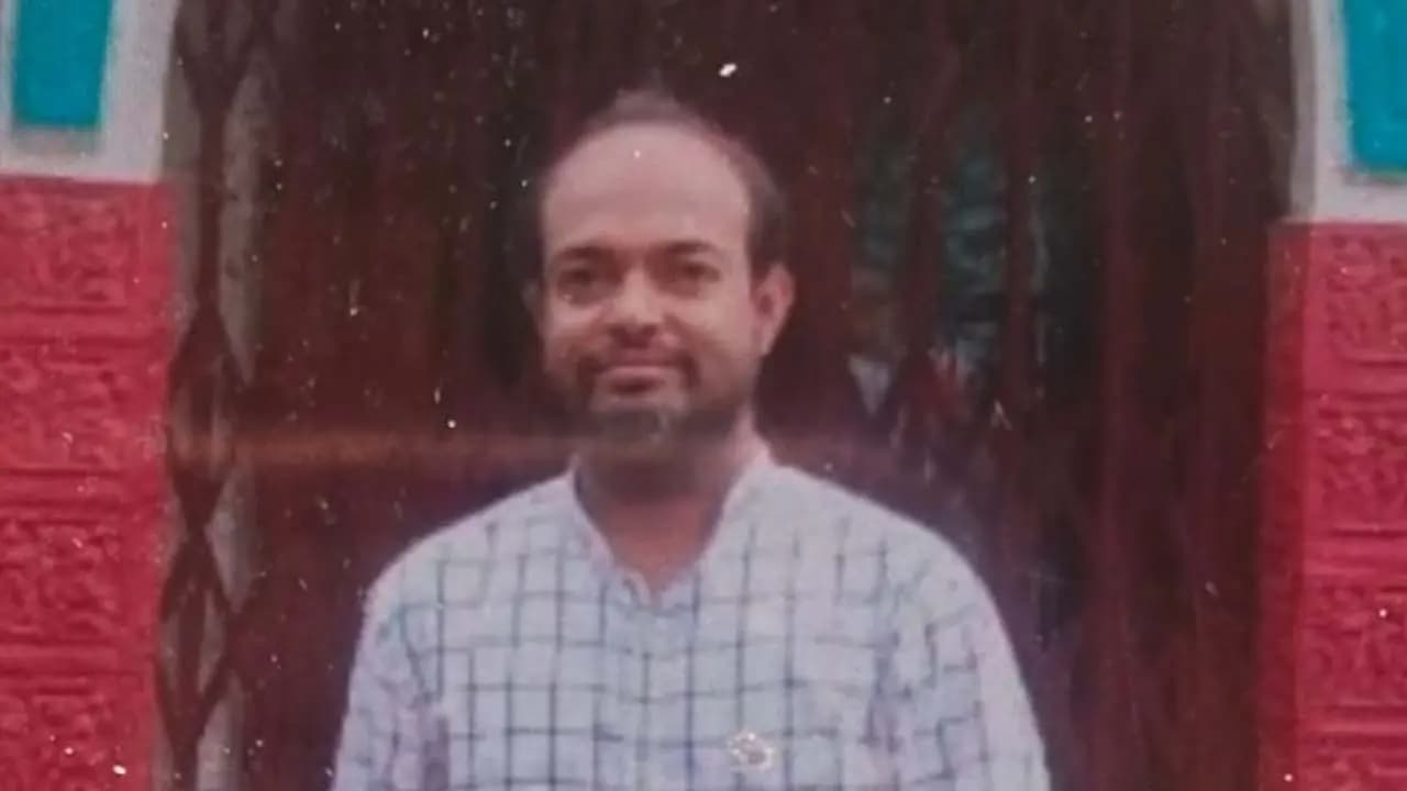 Deputy Magistrate dies while on election duty in Domkal