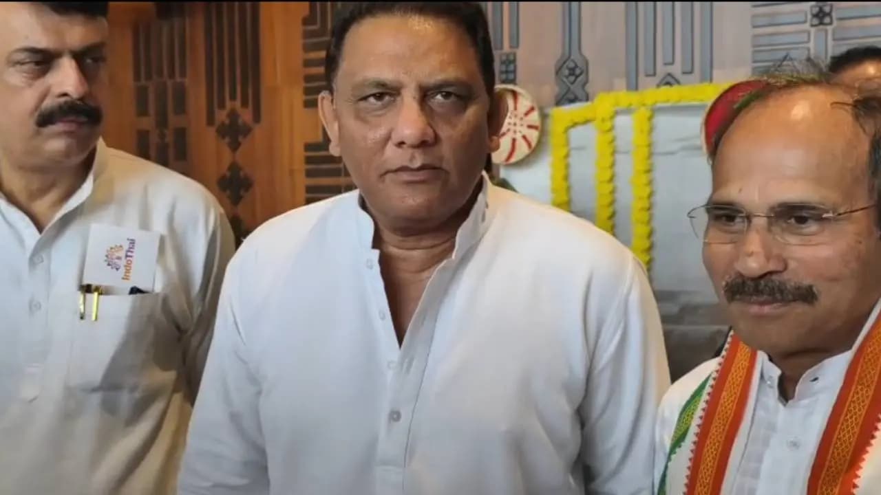 Two famous International cricketers are now busy in West Bengal in cooperation connection with assembly poll