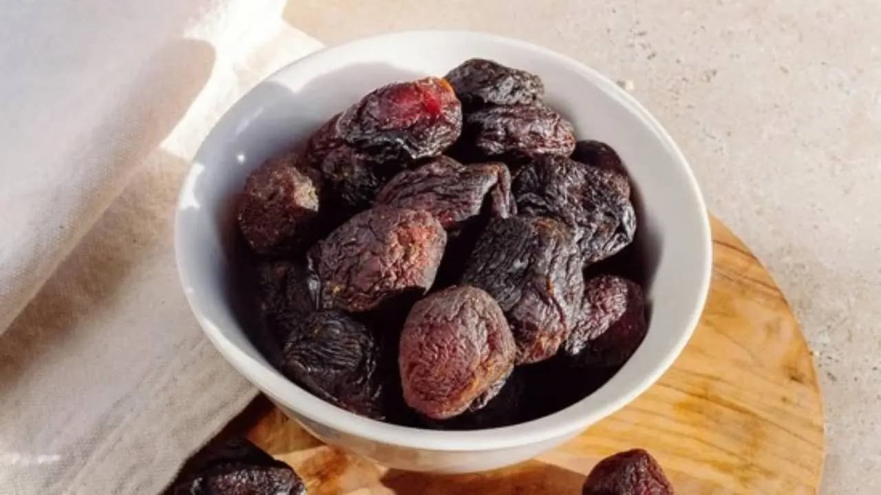 Prunes for Constipation: How This Natural Superfood Acts as Medicine to Relieve Digestive Issues