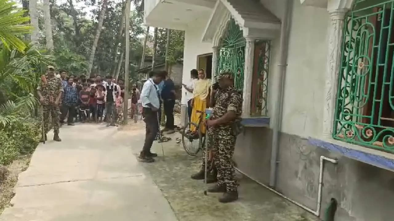 Crude bomb burst at the residence of a TMC leader of Nandigram