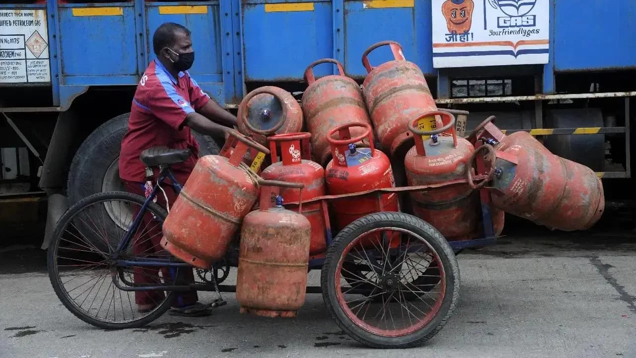 LPG Price Today: what is the fuel price in metro cities on April 20