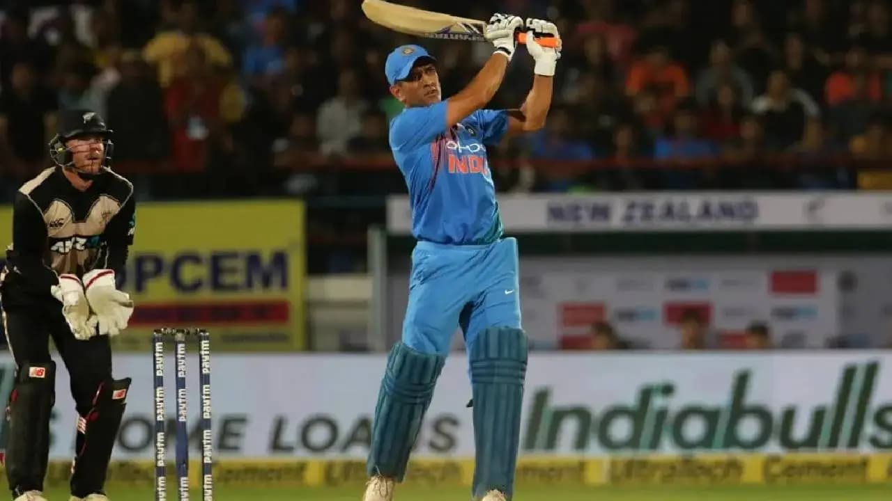 Virender Sehwag claims ms dhoni did not invent helicopter shot