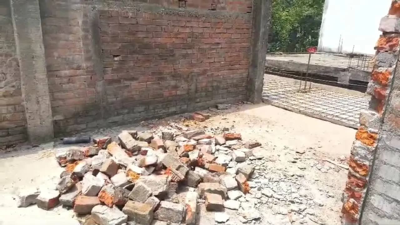 Explosion at Congress cader residence in Farakka leaving area tensed ahead of polls