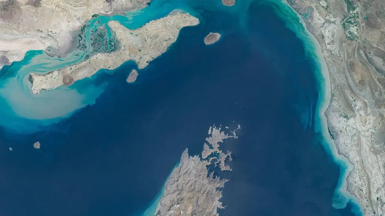 Sources says  India shares fresh advisory for tankers in Hormuz 