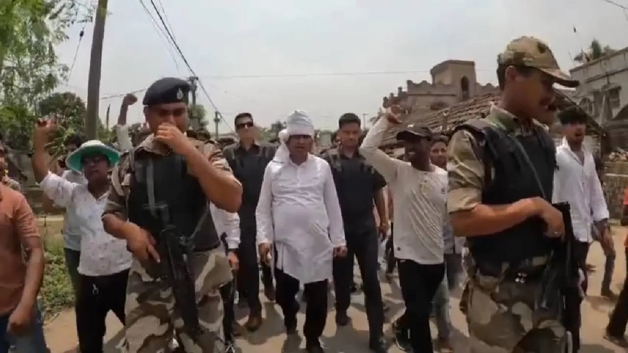 At the fag end of election campaign heated exchange took place between Humayun Kabir and Police