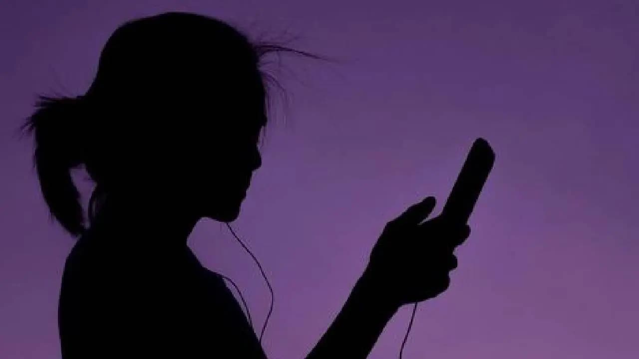 Jyoti Saxena deletes her instagram after viral secret chat on social media 