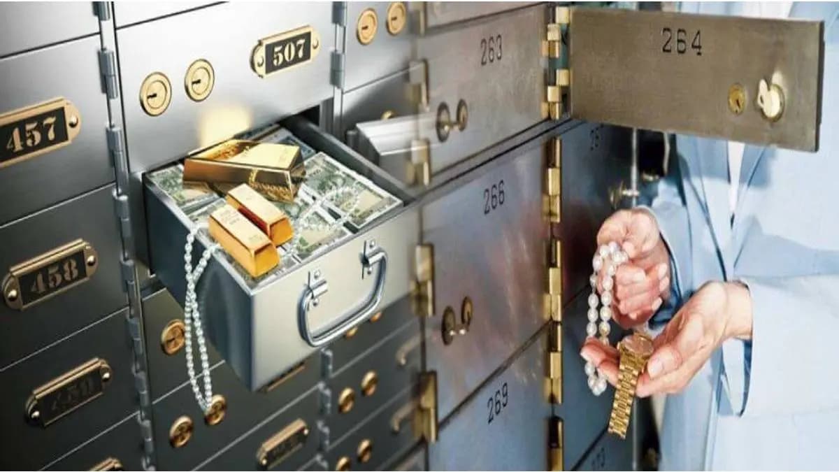 do you keep your gold in bank locker you can also earn interest on it through this SBI scheme