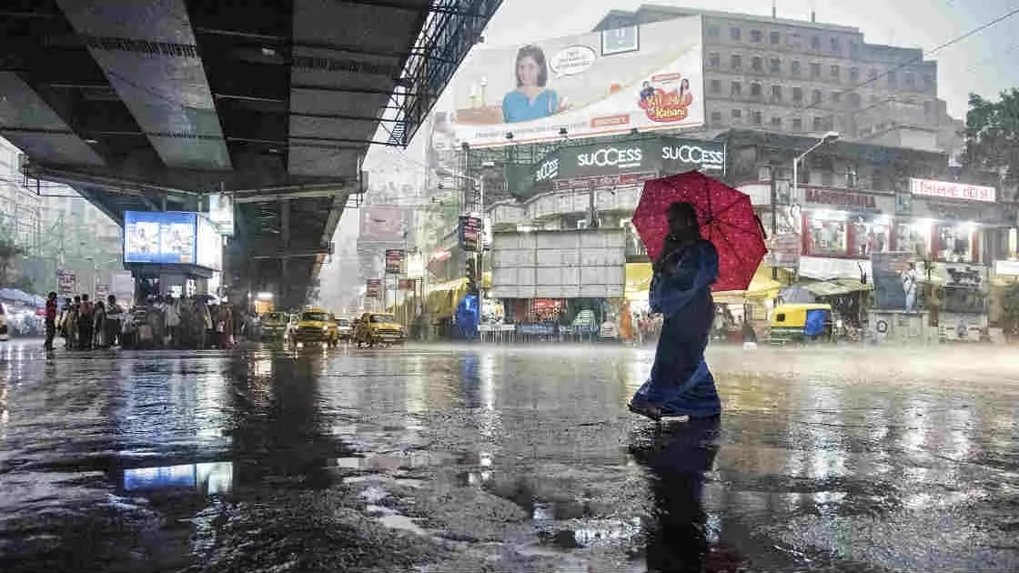 Weather update light to moderate rainfall forecast in West Bengal