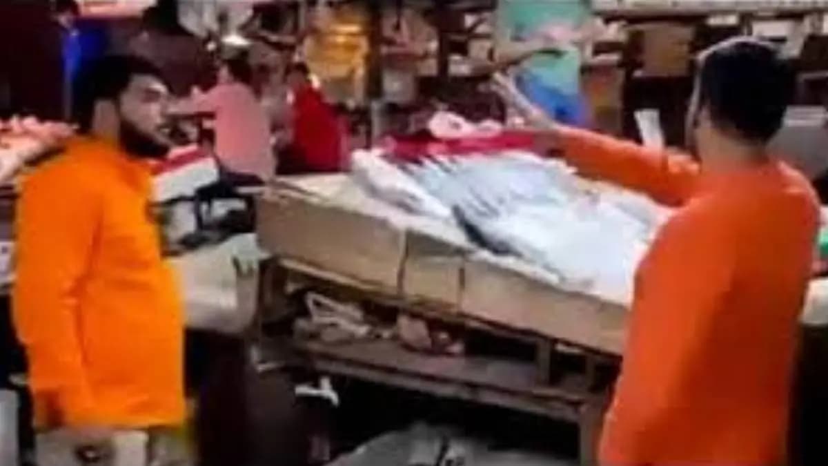 Delhi fish markets gets threatened by hindutva forces