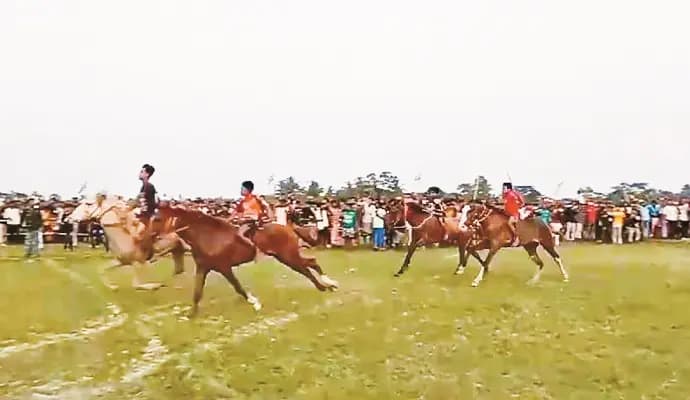 horse racing competition at minakhan