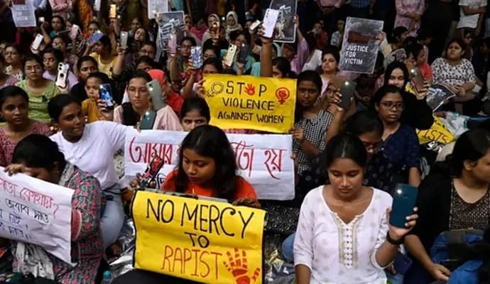 Protest continues at RG Kar hospital against doctor death