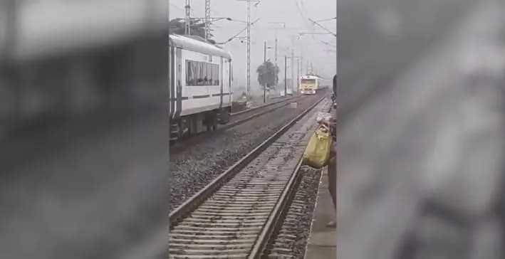 Video goes viral as vande bharat express and barddhaman local get in same line in hooghly district