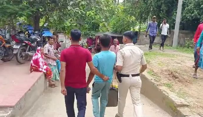 junior engineer assault in murshidabad