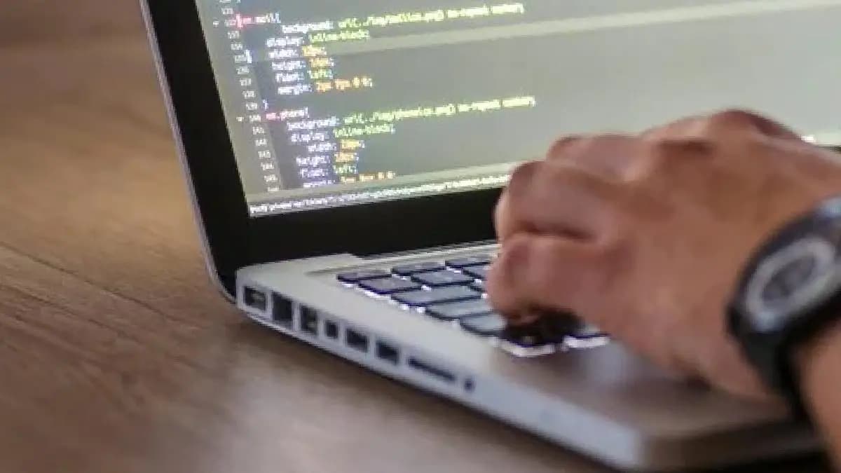Workplace dystopia Employee monitoring software tracks 30second breaks sends red flag to manager gnr 